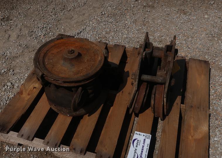 image for item K1816 Triplex two ton chain hoist