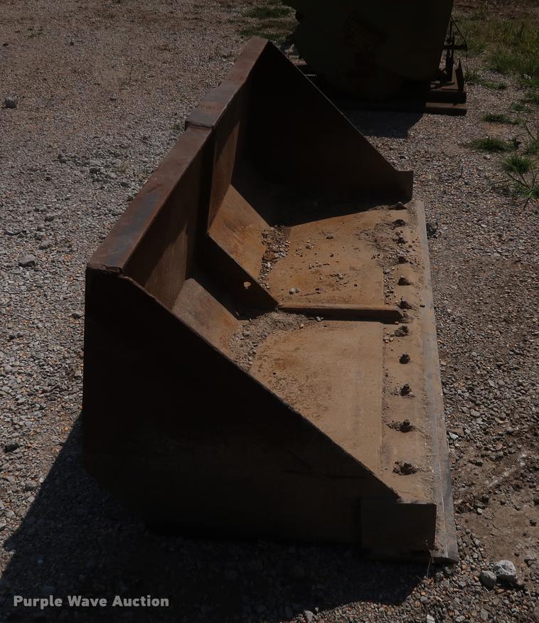 image for item K1818 Skid steer bucket