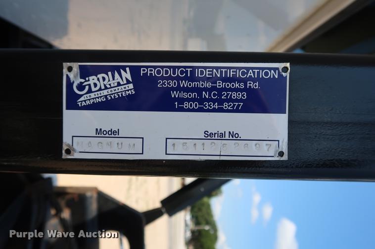 image for item K1824 2011 Peterbilt 348 roll off container truck