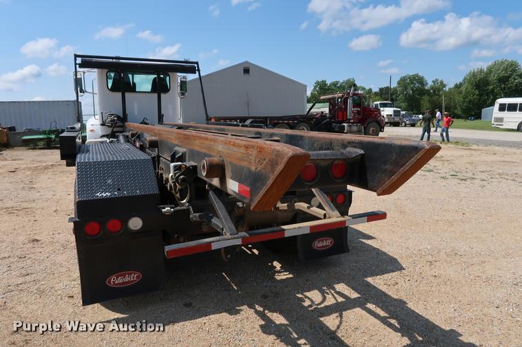 image for item K1824 2011 Peterbilt 348 roll off container truck