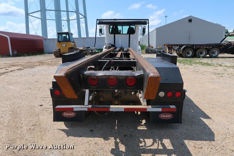 image for item K1824 2011 Peterbilt 348 roll off container truck
