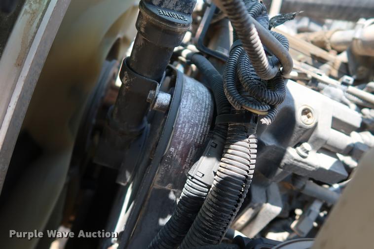 image for item K1824 2011 Peterbilt 348 roll off container truck