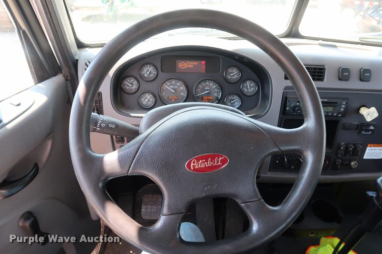 image for item K1824 2011 Peterbilt 348 roll off container truck