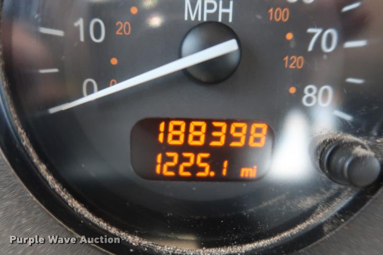 image for item K1824 2011 Peterbilt 348 roll off container truck