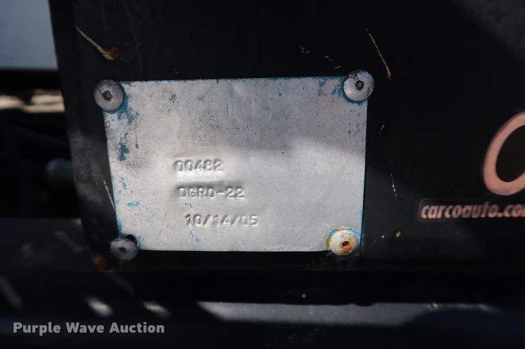 image for item K1824 2011 Peterbilt 348 roll off container truck