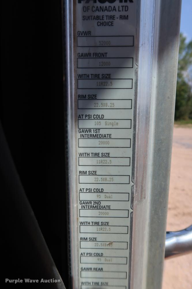 image for item K1824 2011 Peterbilt 348 roll off container truck