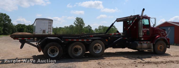 image for item K1825 2001 Kenworth T800 roll off container truck