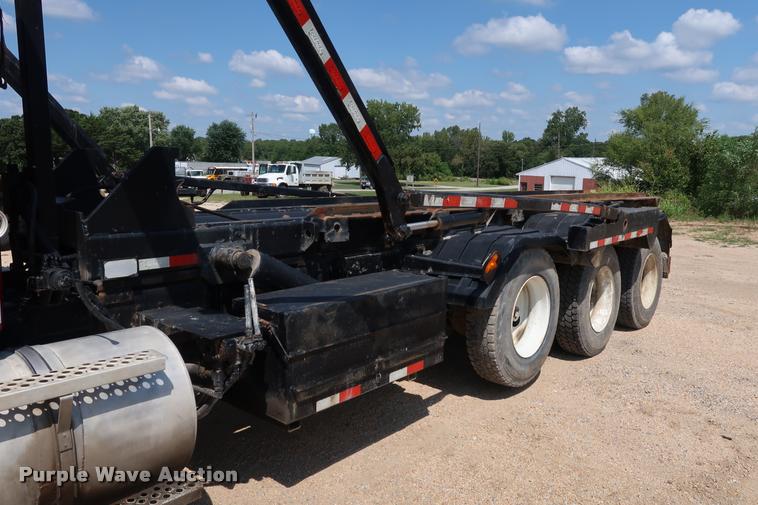 image for item K1825 2001 Kenworth T800 roll off container truck