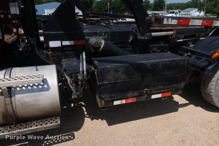 image for item K1825 2001 Kenworth T800 roll off container truck