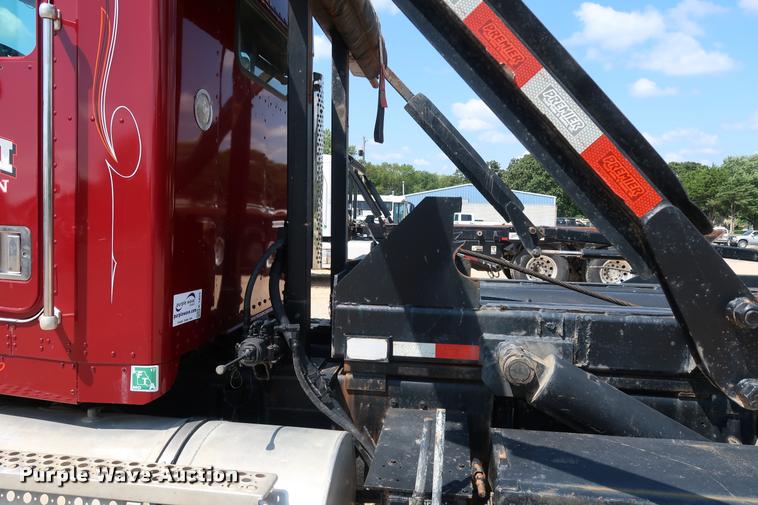 image for item K1825 2001 Kenworth T800 roll off container truck