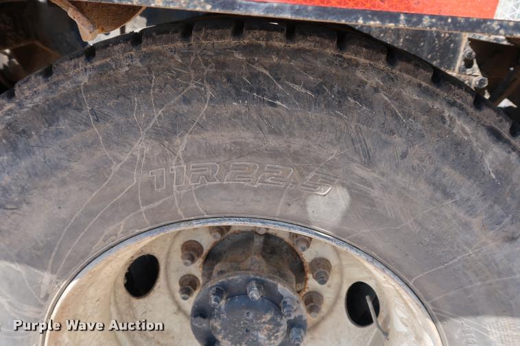 image for item K1825 2001 Kenworth T800 roll off container truck