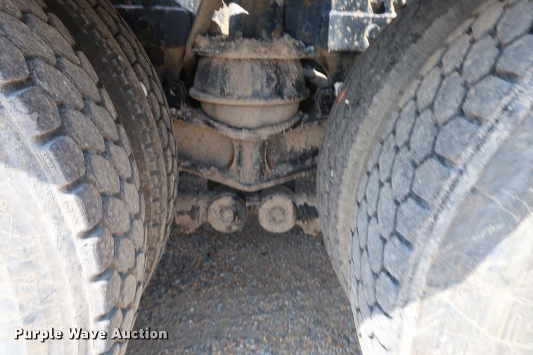 image for item K1825 2001 Kenworth T800 roll off container truck