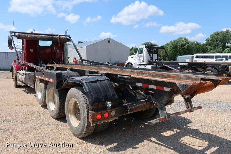 image for item K1825 2001 Kenworth T800 roll off container truck