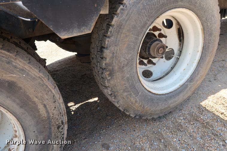 image for item K1825 2001 Kenworth T800 roll off container truck