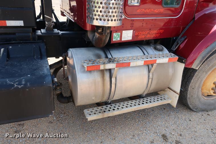 image for item K1825 2001 Kenworth T800 roll off container truck