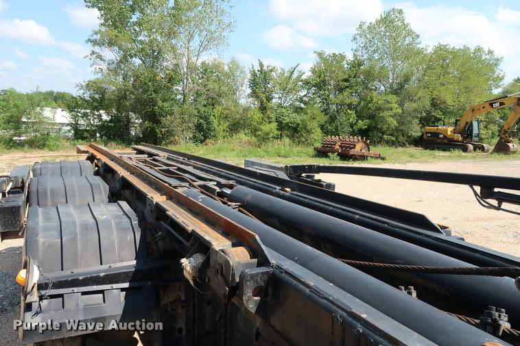 image for item K1825 2001 Kenworth T800 roll off container truck