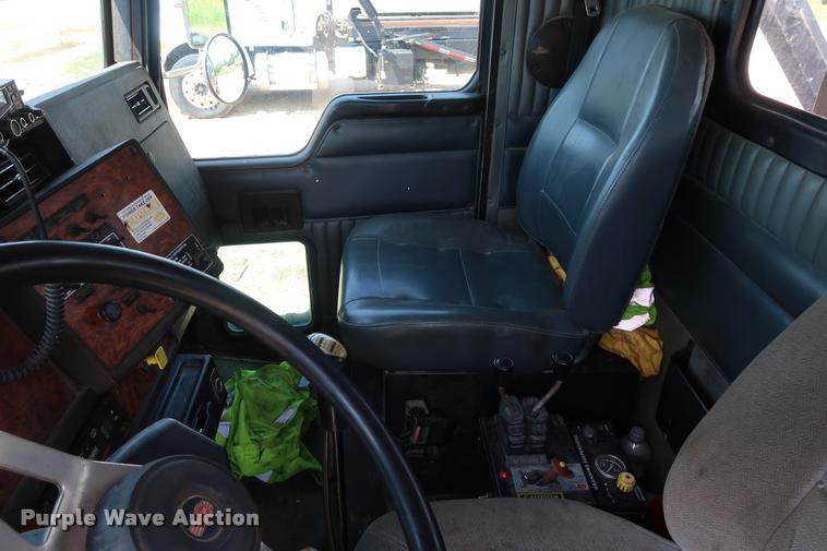 image for item K1825 2001 Kenworth T800 roll off container truck