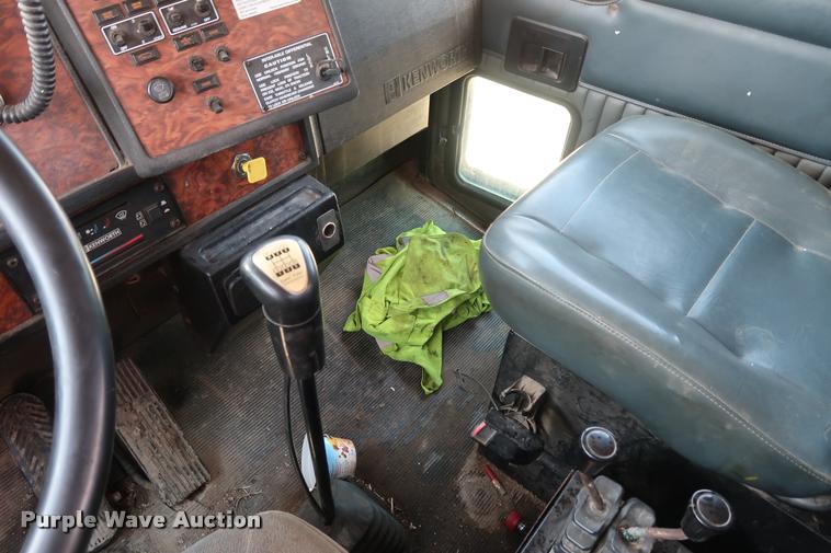 image for item K1825 2001 Kenworth T800 roll off container truck