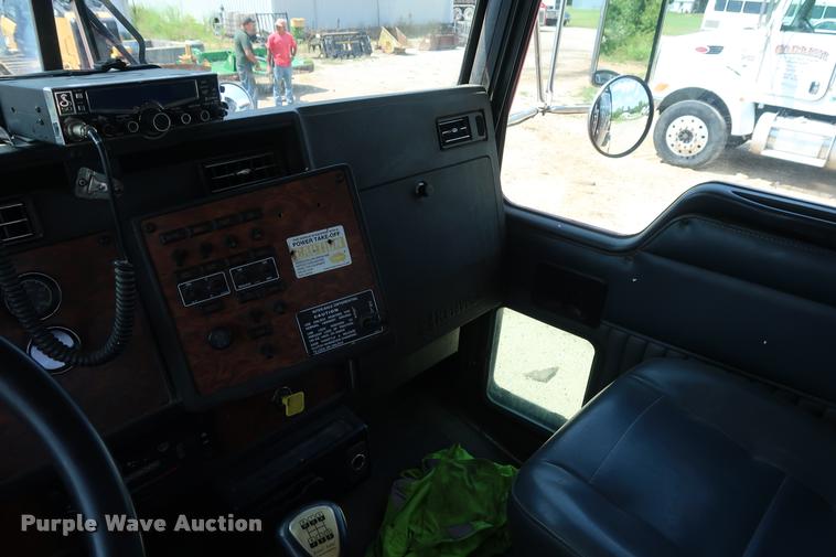 image for item K1825 2001 Kenworth T800 roll off container truck