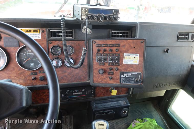 image for item K1825 2001 Kenworth T800 roll off container truck