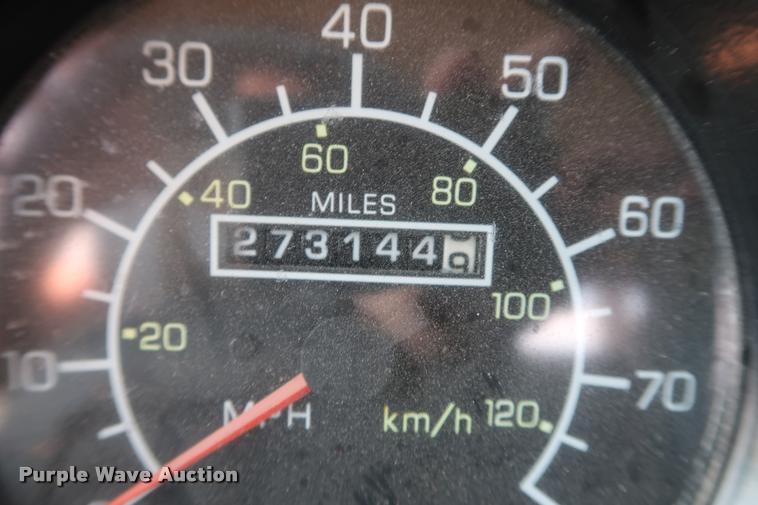 image for item K1825 2001 Kenworth T800 roll off container truck