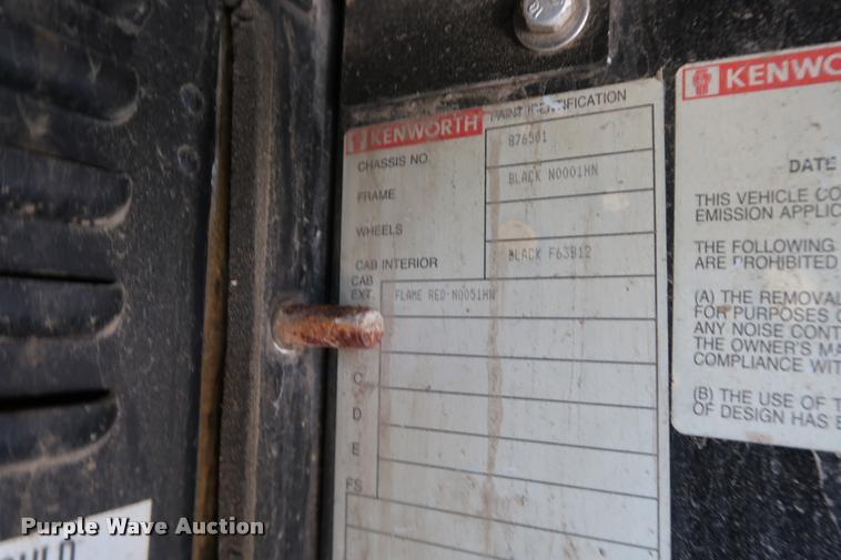 image for item K1825 2001 Kenworth T800 roll off container truck