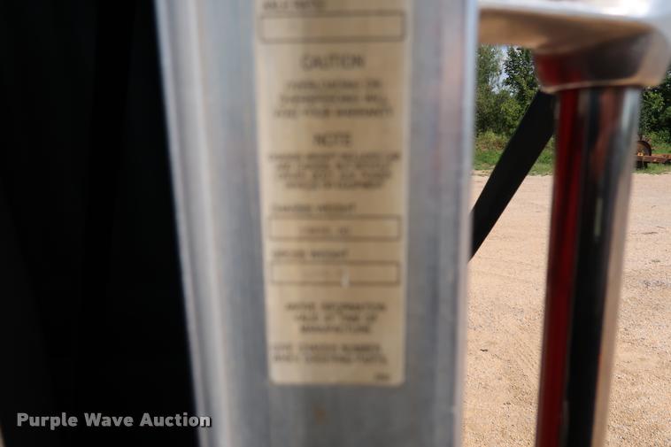 image for item K1825 2001 Kenworth T800 roll off container truck