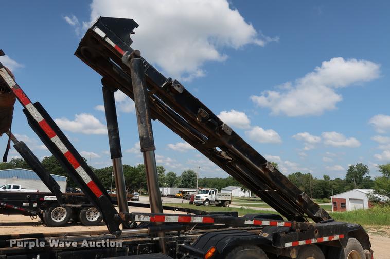 image for item K1825 2001 Kenworth T800 roll off container truck