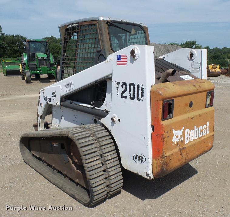 image for item K1875 2002 Bobcat T200 skid steer