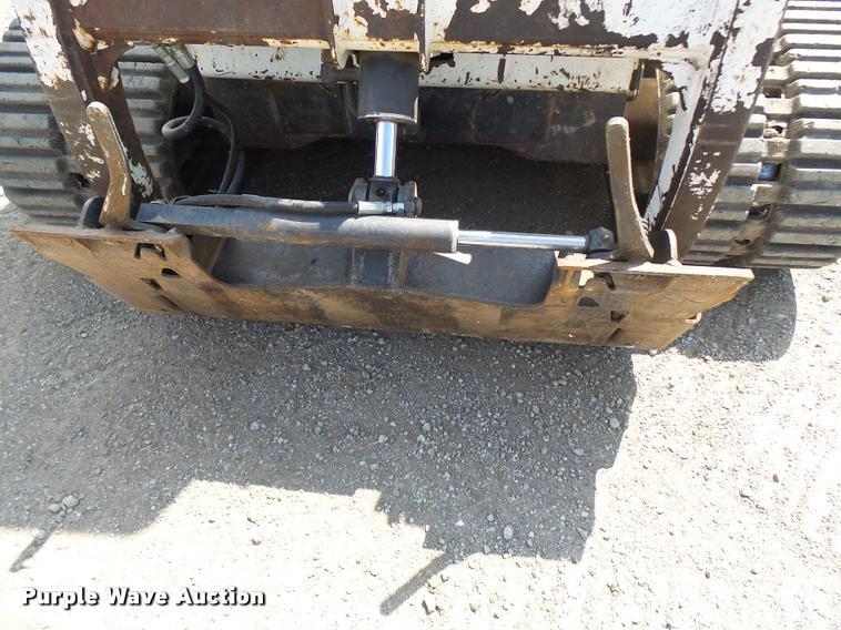 image for item K1875 2002 Bobcat T200 skid steer