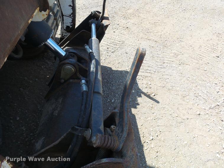 image for item K1875 2002 Bobcat T200 skid steer