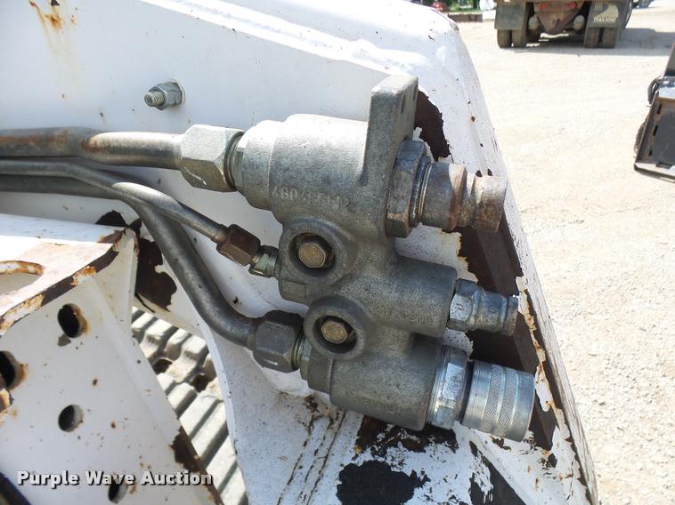 image for item K1875 2002 Bobcat T200 skid steer