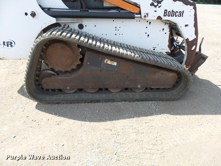 image for item K1875 2002 Bobcat T200 skid steer
