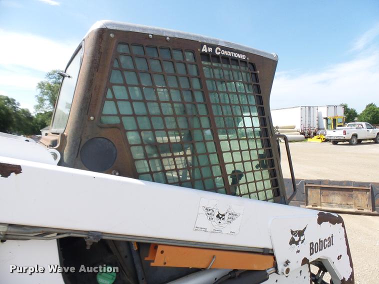 image for item K1875 2002 Bobcat T200 skid steer