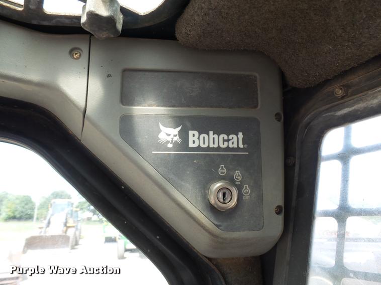 image for item K1875 2002 Bobcat T200 skid steer