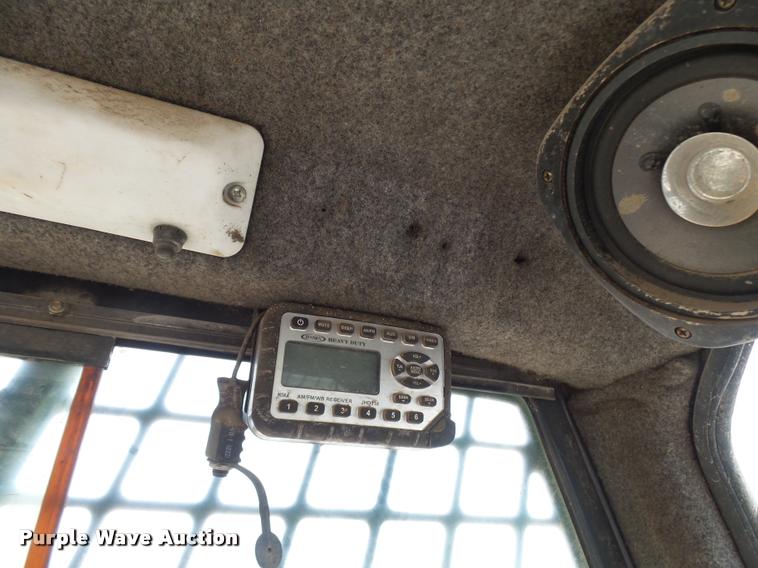 image for item K1875 2002 Bobcat T200 skid steer