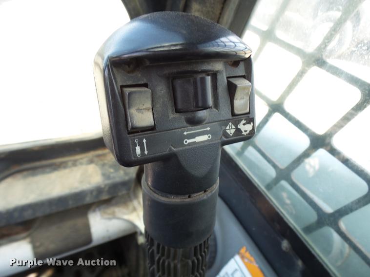 image for item K1875 2002 Bobcat T200 skid steer