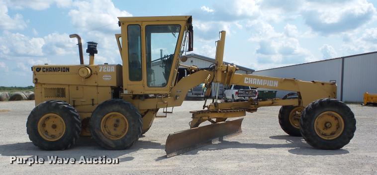 image for item K6441 Champion 720A motor grader