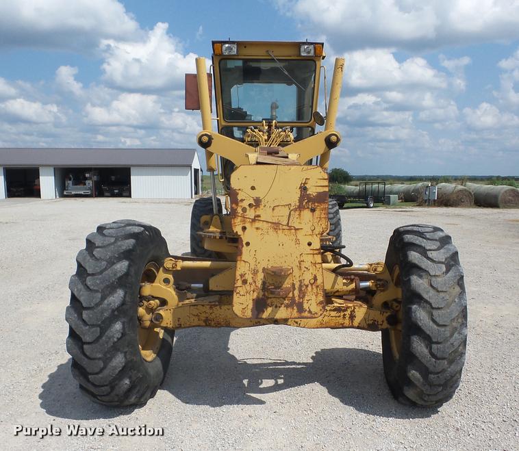 image for item K6441 Champion 720A motor grader