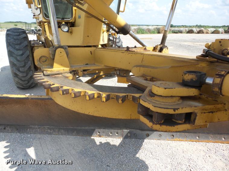 image for item K6441 Champion 720A motor grader