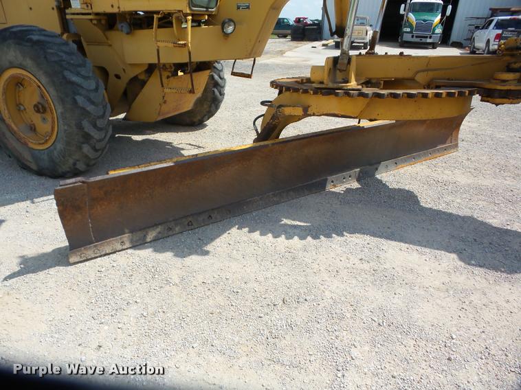 image for item K6441 Champion 720A motor grader