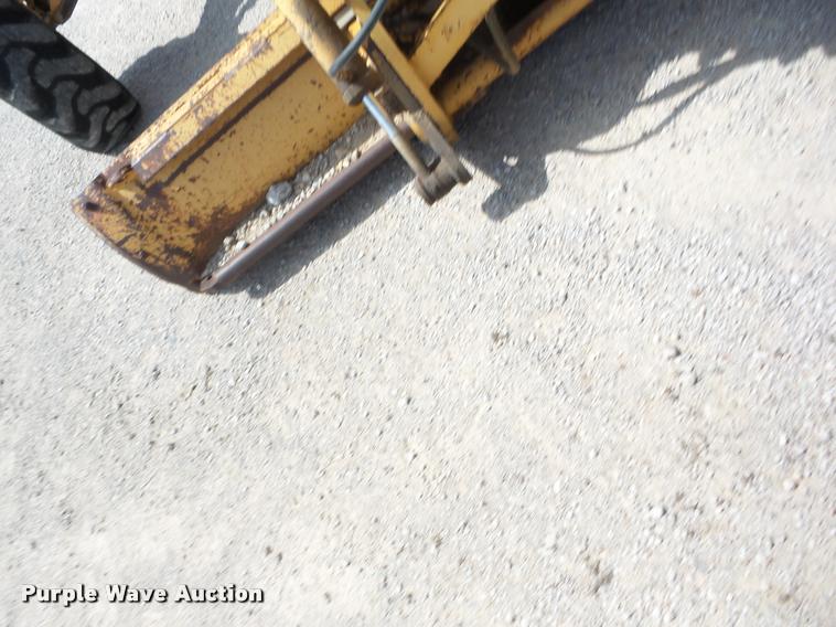 image for item K6441 Champion 720A motor grader