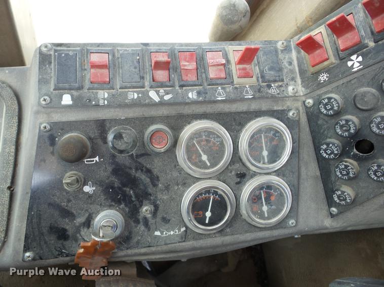 image for item K6441 Champion 720A motor grader