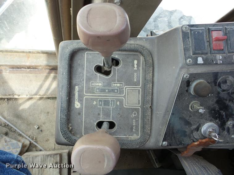 image for item K6441 Champion 720A motor grader