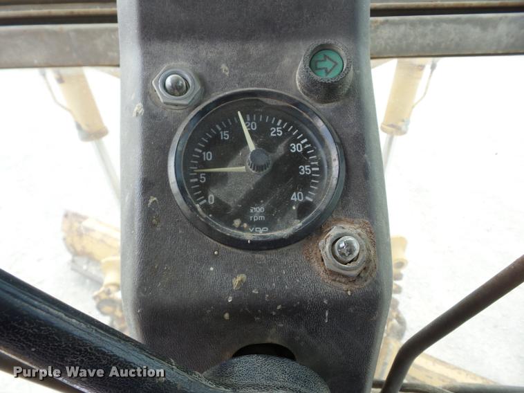 image for item K6441 Champion 720A motor grader