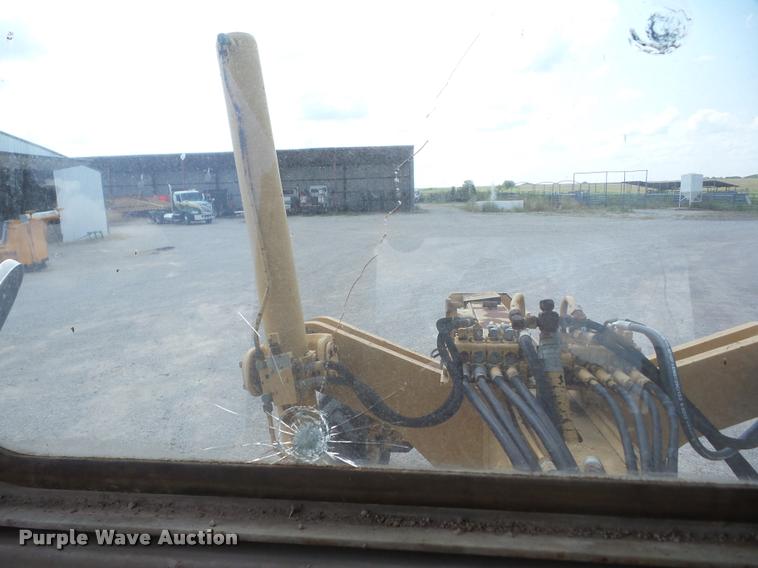 image for item K6441 Champion 720A motor grader