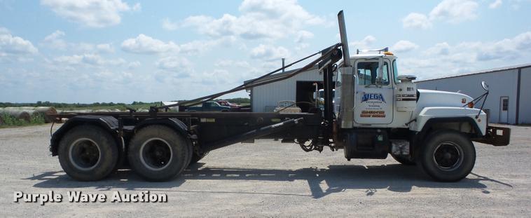 image for item K6444 1998 Mack RD688SX roll off container truck