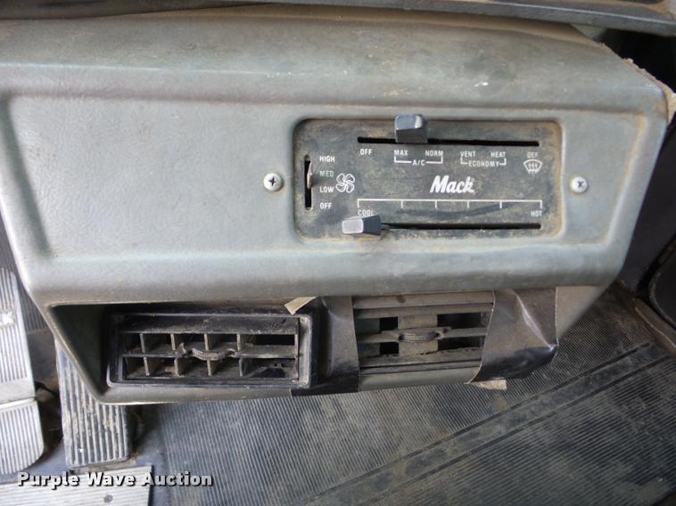 image for item K6444 1998 Mack RD688SX roll off container truck