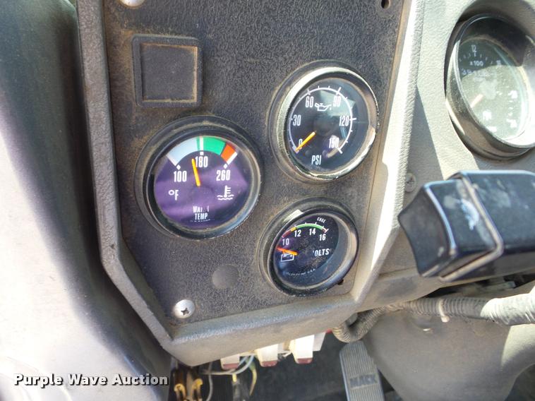 image for item K6444 1998 Mack RD688SX roll off container truck