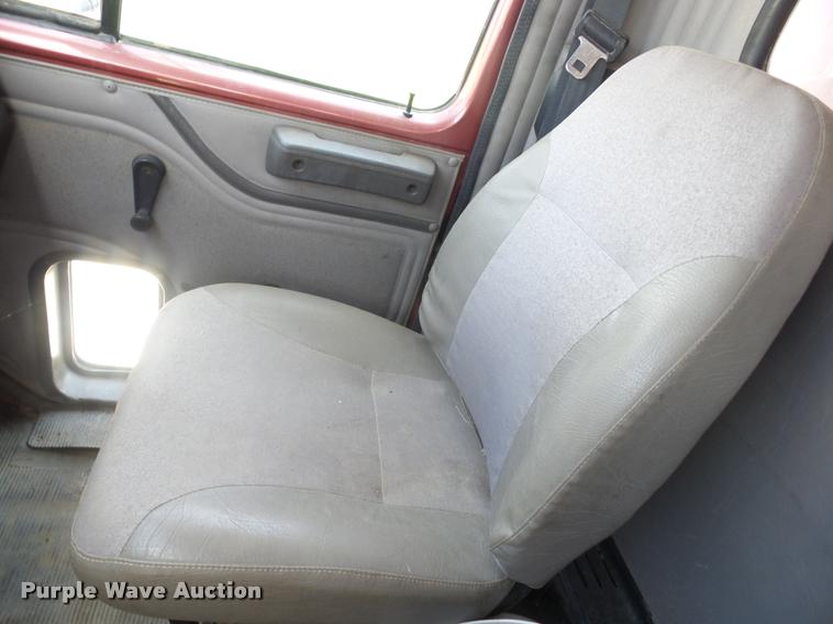 image for item K6448 2002 International F2674 dump truck